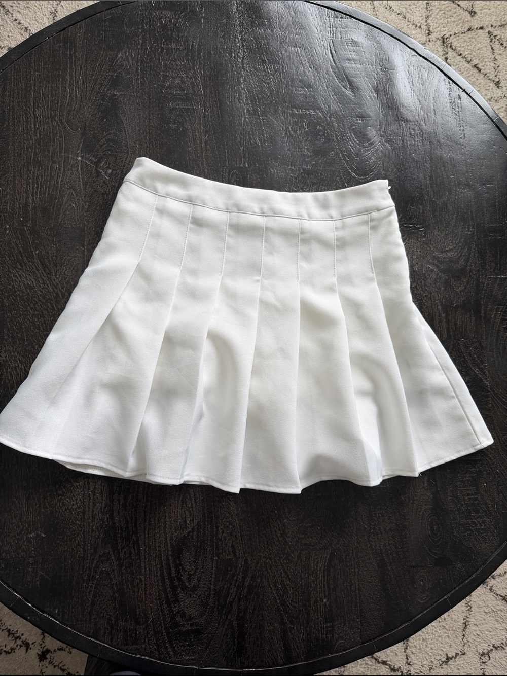 Women's White Pleated Skort - Classic Tennis Style - Picture 4 of 4
